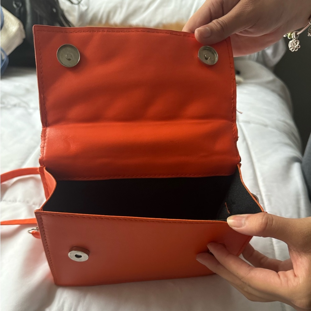 Small orange purse - Picture 2 of 2